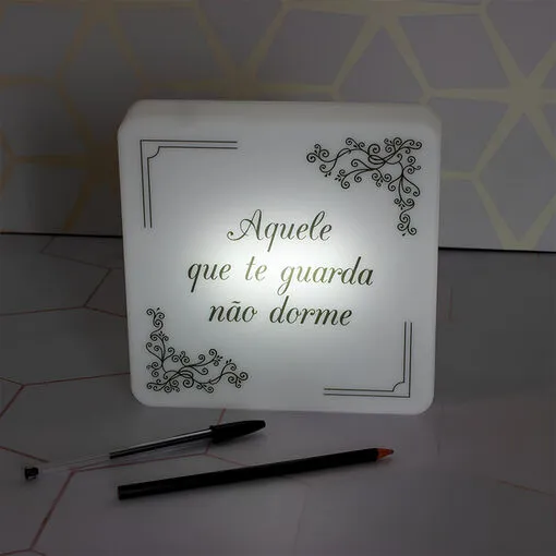 Luminária Slim Box Luz Indireta Aquele Que Te Guarda USB