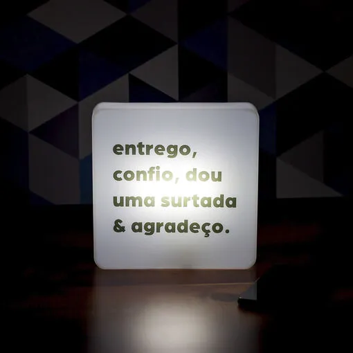 Luminária Slim Box Entrego e Agradeço Luz Indireta Presente USB