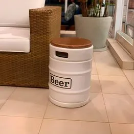 Banco Cooler de Cervejas Barril Decorativo Tampo de Madeira 9L Branco