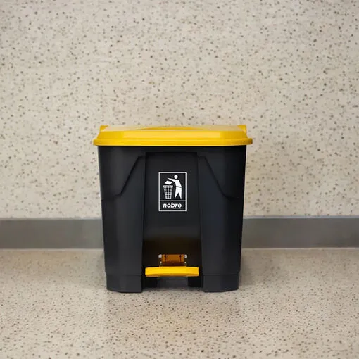 Lixeira Plástica Reforçada com Pedal 35 Litros Lixo Hospitalar