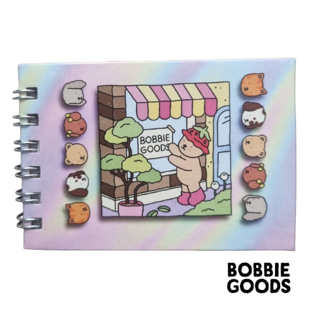 Mini Caderno Chaveiro Bobbie Goods Capa Dura Holográfica 9x6cm - 30 Folhas