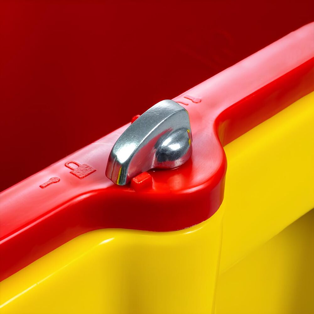 Carro Balde 35L Nobre – Amarelo com Balde Vermelho, Divisor de Água e Sistema Quebra-Ondas