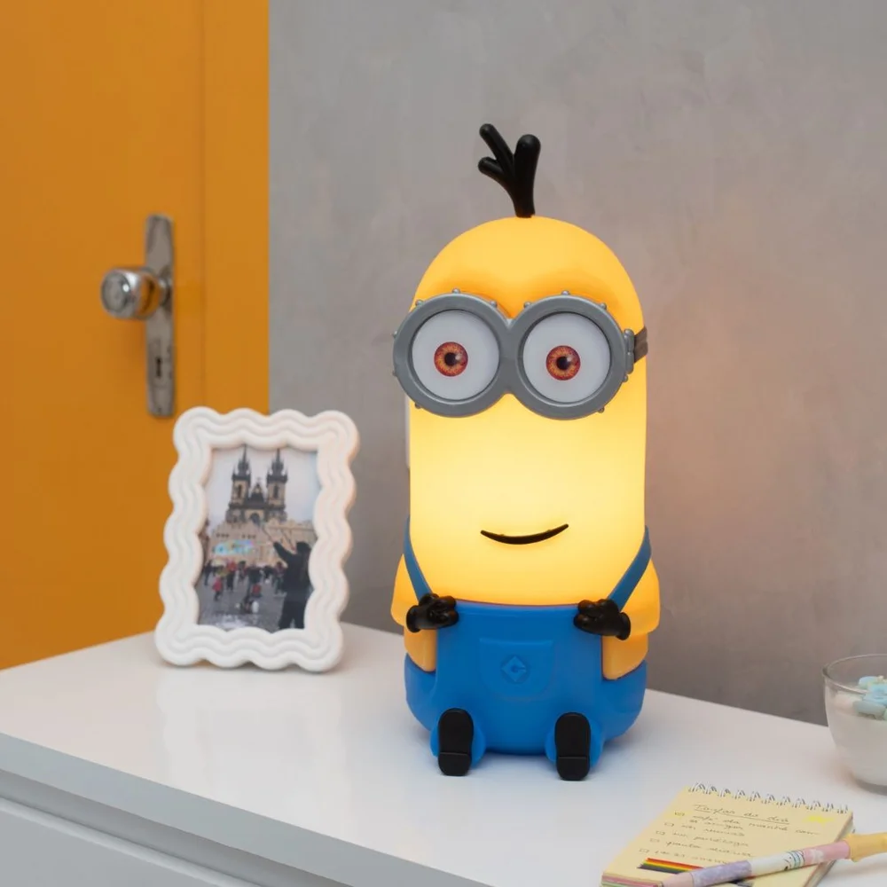 Luminária 3D Minion Kevin Bivolt Oficial Universal Decoração Infantil