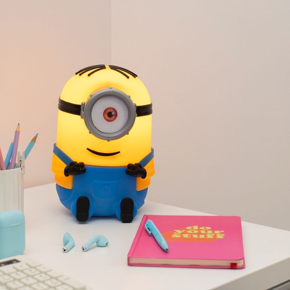 Luminária 3D Minion Stuart Bivolt Oficial Universal Decoração Infantil