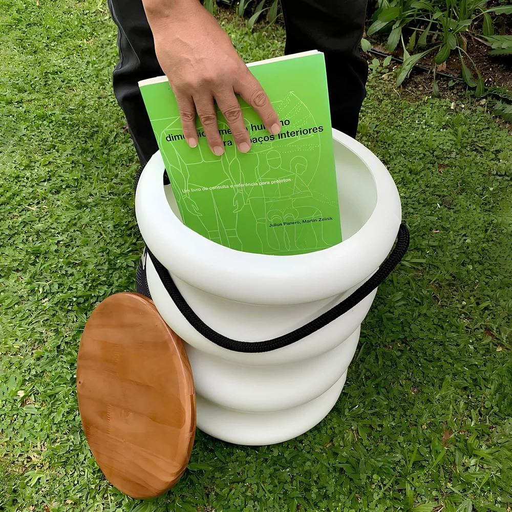 Banqueta Baú Ondulada Tampo de Madeira e Alça em Corda Náutica