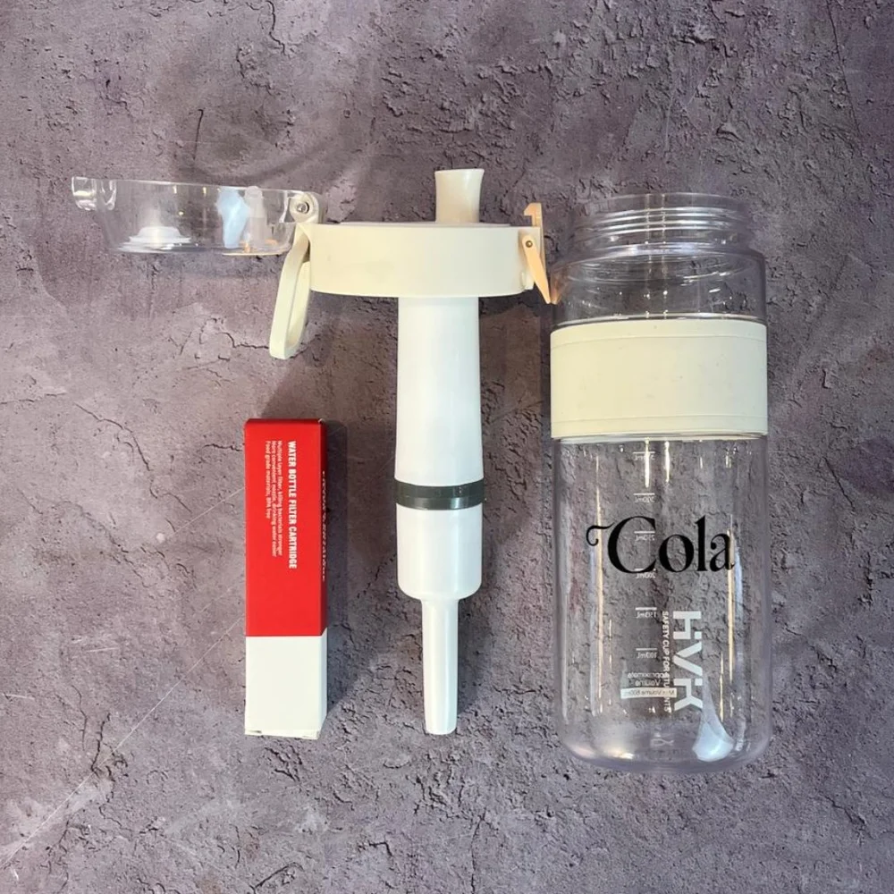 Garrafa 600ml Off White com Filtro de Carvão Ativado até 1200L